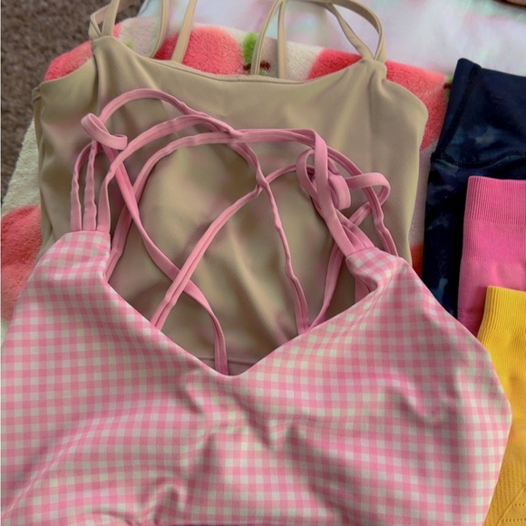 Gym clothes bundle - Picture 5 of 7